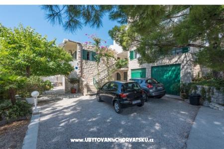 Apartmaji KiS Zelić Brela Hrvaška