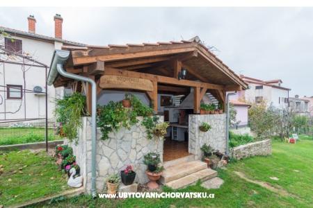 Apartmaji Valbandon foto 3