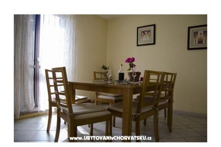 Apartmaji Skoravic foto 4