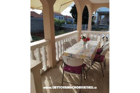 Apartmaji Anka  Sv. Filip i Jakov Hrvaška