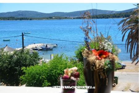 Apartmaji Božo i Slavica foto 2