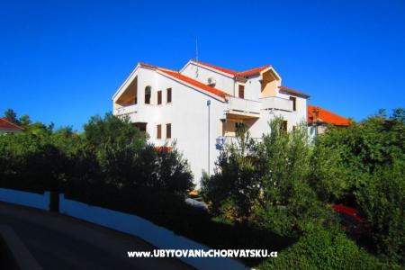 Apartmaji FJAKA Sv. Filip i Jakov Hrvaška