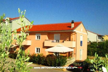 Apartmaji Kalova Sv. Filip i Jakov Hrvaška