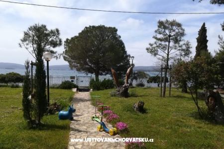 Apartmaji PARK Sv. Filip i Jakov Hrvaška