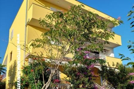 Apartmaji M Sv. Filip i Jakov Hrvaška