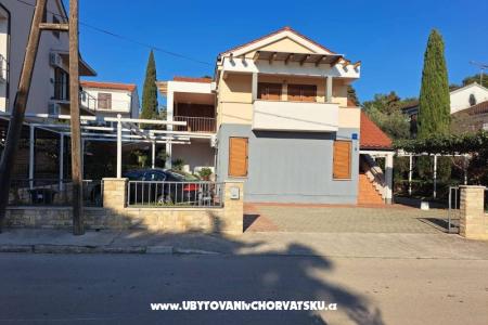 Apartmaji Be-Bu-Mar Sv. Filip i Jakov Hrvaška
