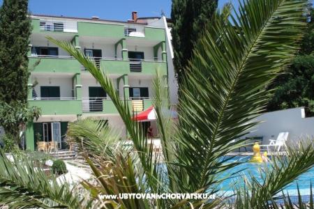 Vila Smirna 4*  z bazenom  foto 3