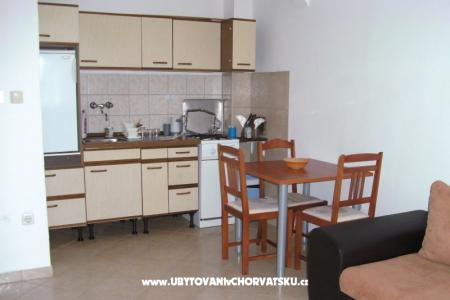 Apartmaji &amp; rooms Brist foto 4