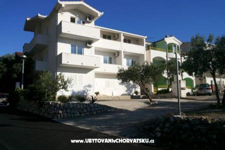 Apartmaji Ivo Gradac – Podaca Hrvaška