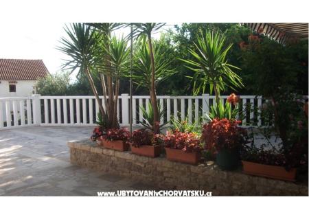 Apartmaji Nada otok Hvar Hrvaška