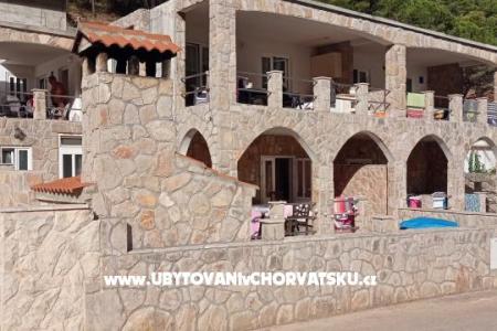 Apartmaji Natali otok Hvar Hrvaška