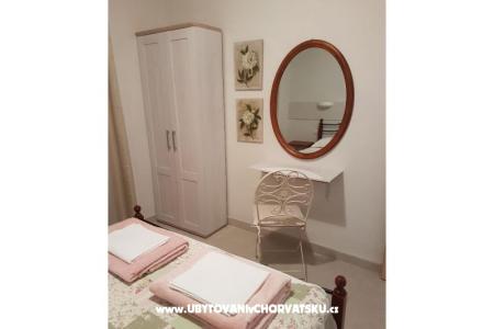 Apartmaji BY THE BEACH-Meri foto 2