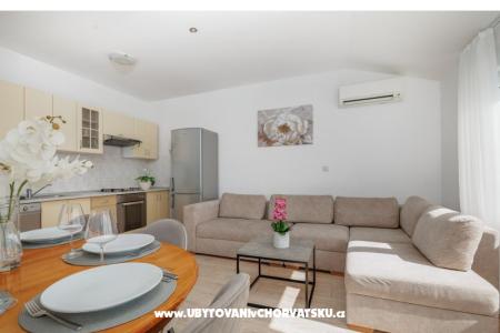 Apartmaji Panorama Igrane Hrvaška