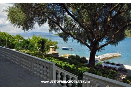 Beachfront apartments Ruskovic Drace & Trstenik Hrvaška