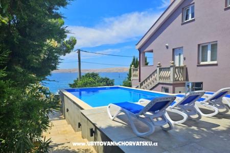 Beachfront Apartmaji Baricevic wit Karlobag Hrvaška