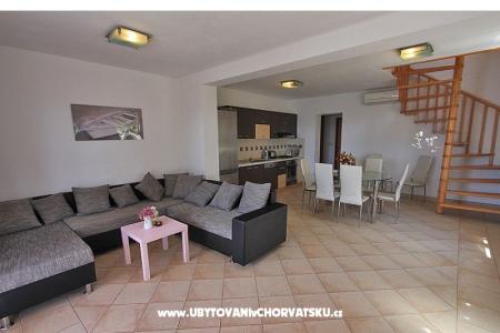 Beachfront Apartmaji Baricevic wit foto 3