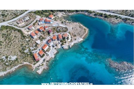 Beachfront Apartmaji Laszlo Karlobag Hrvaška