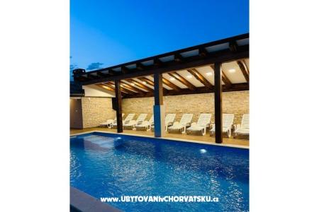 Villa Robert 2 z bazenom Cesarica Karlobag Hrvaška