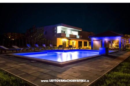 Villa Apartmaji Marko Kaštela Hrvaška