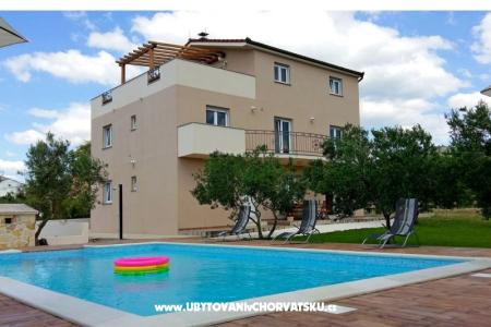 Apartmaji Šimetin Kaštela Hrvaška