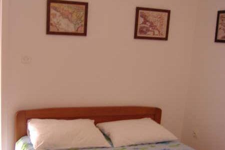 Apartmaji Nikolac foto 5