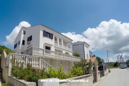 Apartma Tara otok Krk Hrvaška