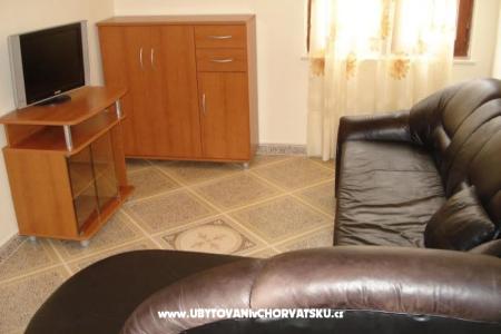 Apartmaji Angela foto 3