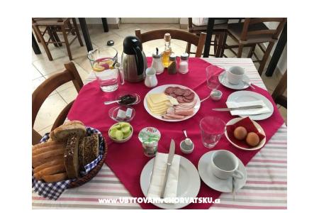 Bed and Breakfast Hiša Lucija foto 2