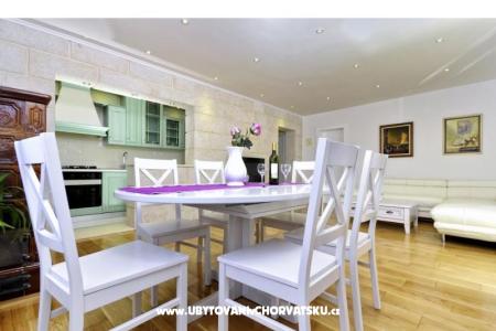 Apartmaji Mare Makarska Hrvaška