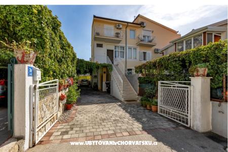 Rosalia Apartmaji Makarska Hrvaška