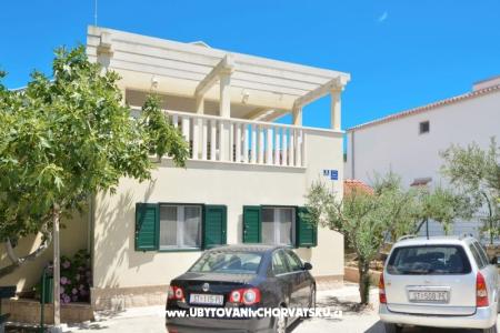 Apartmaji Boban Marina - Trogir Hrvaška