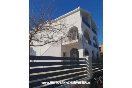 Apartmaji Pralija Marina - Trogir Hrvaška