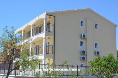 Apartmaji Neli foto 2