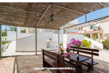 BayBeach Apartmaji Sevid foto 4