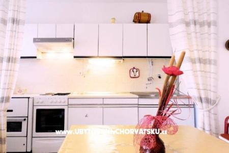 Luka Tadic Apartmaji foto 4