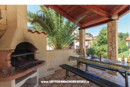 Apartma Oliva D1 z bazenom foto 3