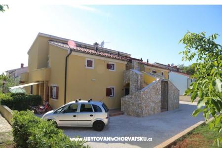 Apartma Oliva D1 z bazenom foto 4