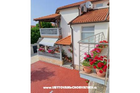 Apartmaji Mila-Casa Bianca  foto 2