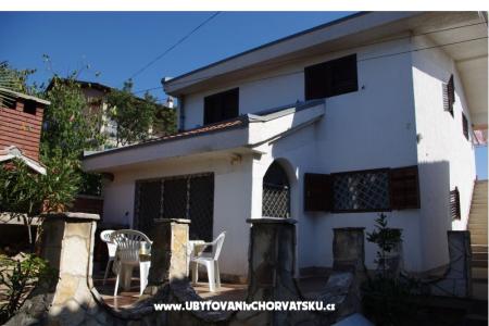 Apartmaji Marek otok Murter Hrvaška