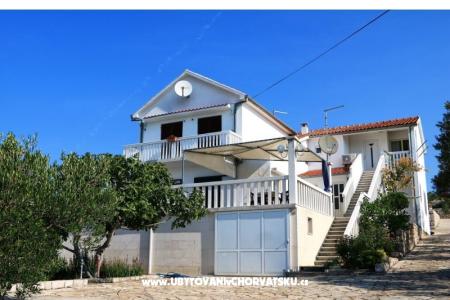 Apartmaji Alma otok Murter Hrvaška