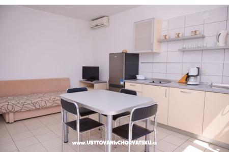Apartmaji Milka Novalja foto 2