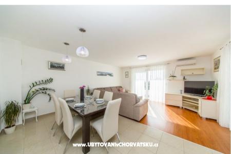 Apartmaji  LUNI foto 3