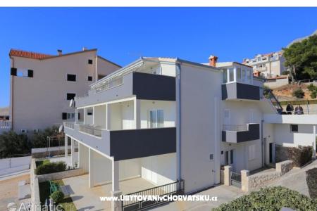 Apartmaji Dora Omiš Hrvaška