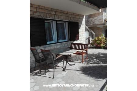 Apartmaji Gale Omis foto 2