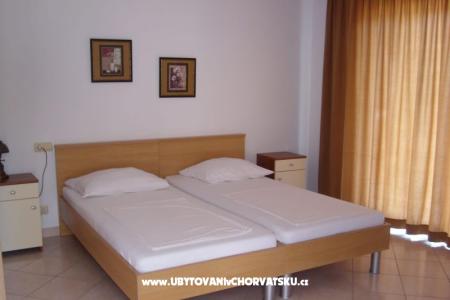 Apartmaji Gale Omis foto 3