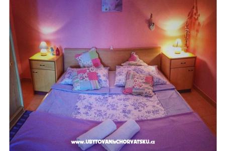 Apartmaji Marija i Martin (2. kat) foto 3