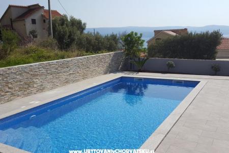 Apartmaji Marina Omiš Hrvaška