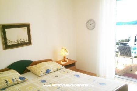 Apartmaji Niki & Petra foto 3