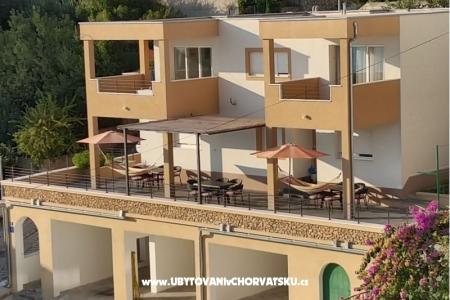 Apartmaji Rose Omiš Hrvaška