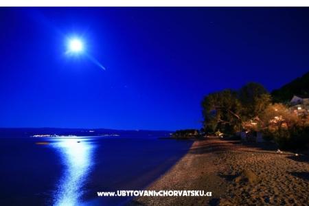 Apartmaji  Šime Omiš Hrvaška